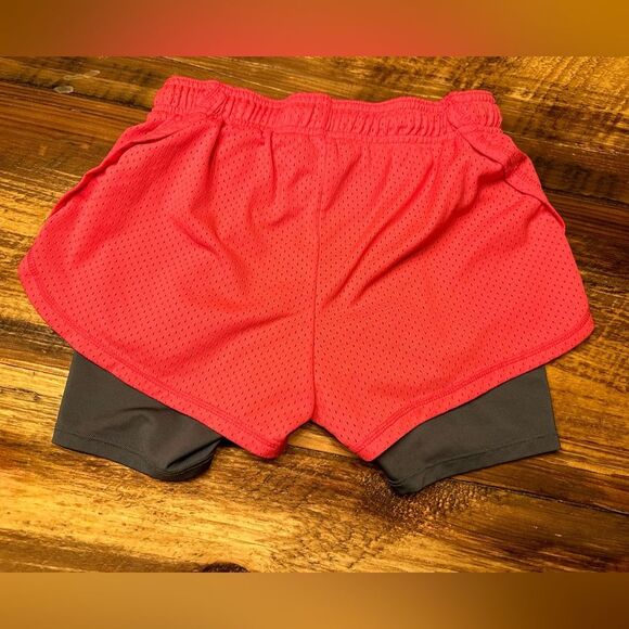 Champion activewear shorts size XS in dark pink - Picture 2 of 4